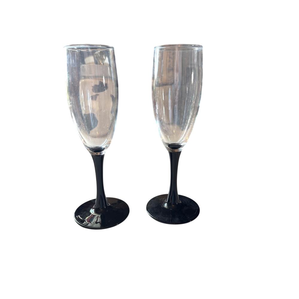 vintage Luminarc champagne flutes